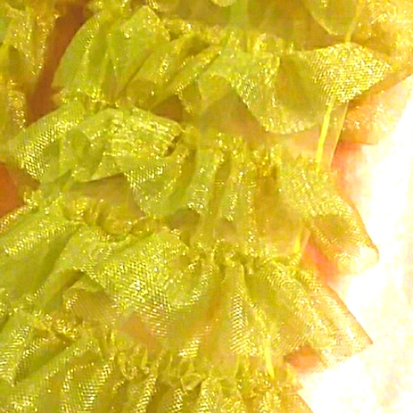 Brand new pair of gold ruffled pants - Picture 2 of 2